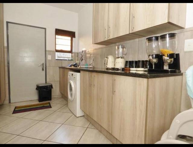 3 BEDROOM PROPERTY TO RENT IN BEYERS PARK